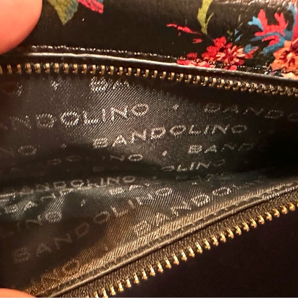Cute Bandolino black floral wallet, great condition. - Picture 4 of 7